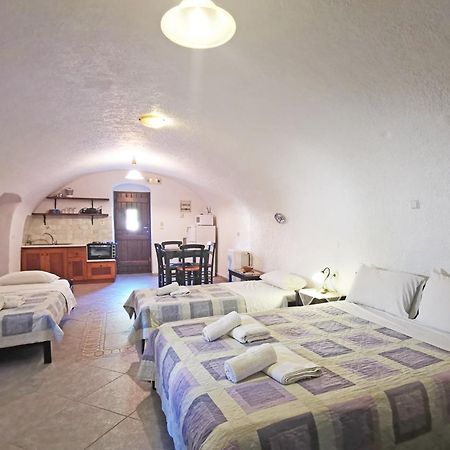 Guesthouse Toxotis Pírgos Dhiroú Esterno foto