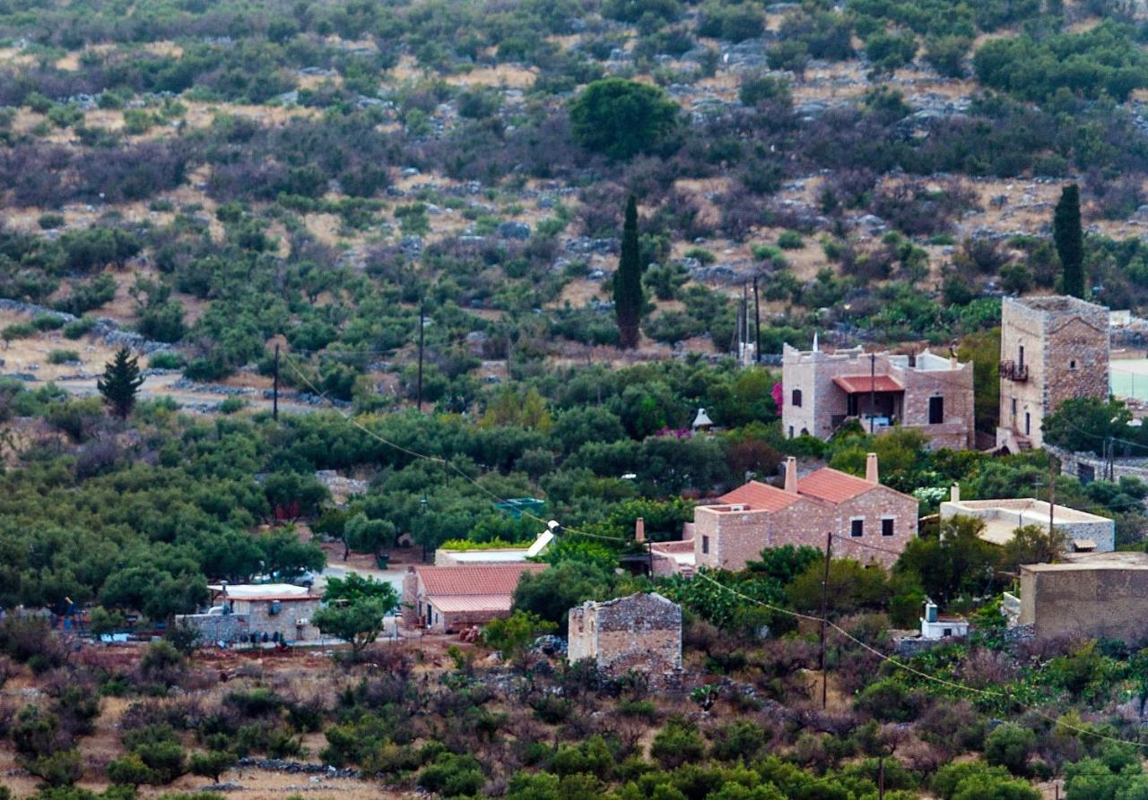 Guesthouse Toxotis Pírgos Dhiroú Esterno foto