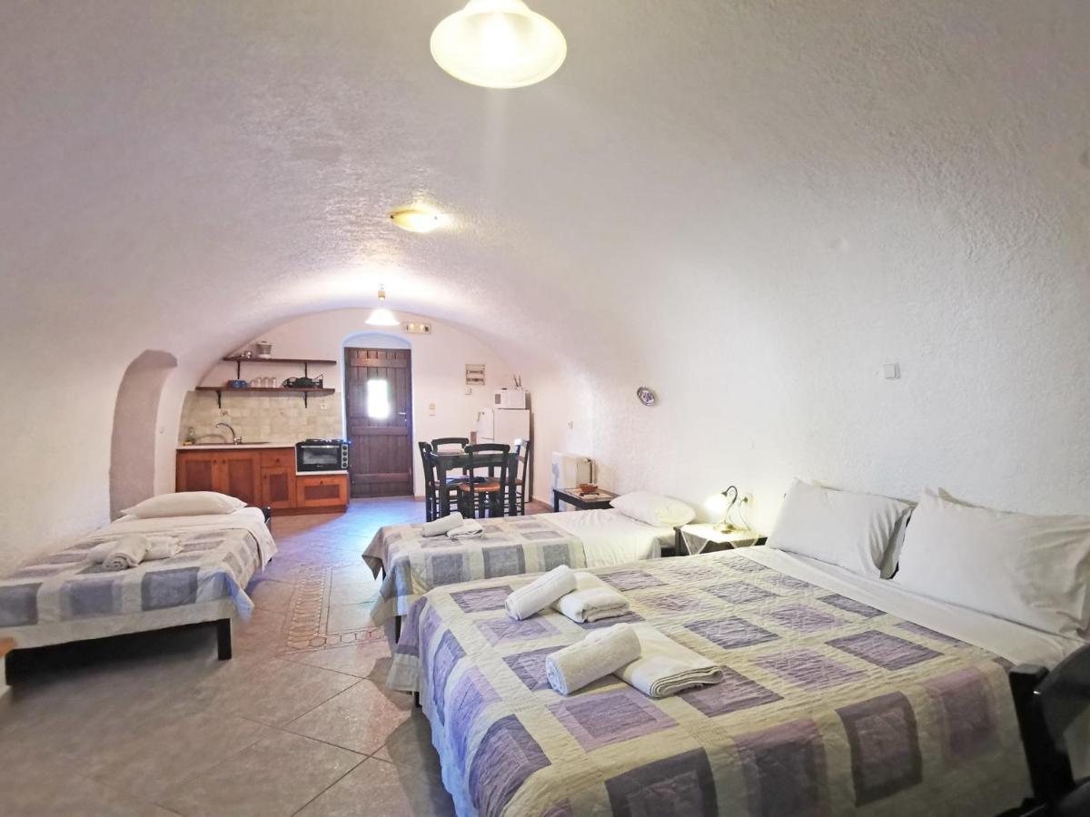 Guesthouse Toxotis Pírgos Dhiroú Esterno foto